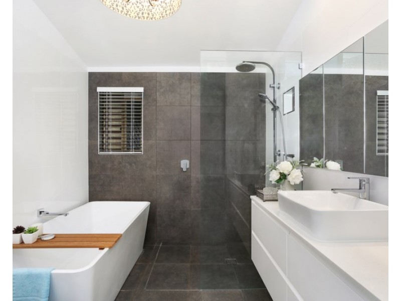 132 Simpsons Road, Currumbin Waters QLD 4223