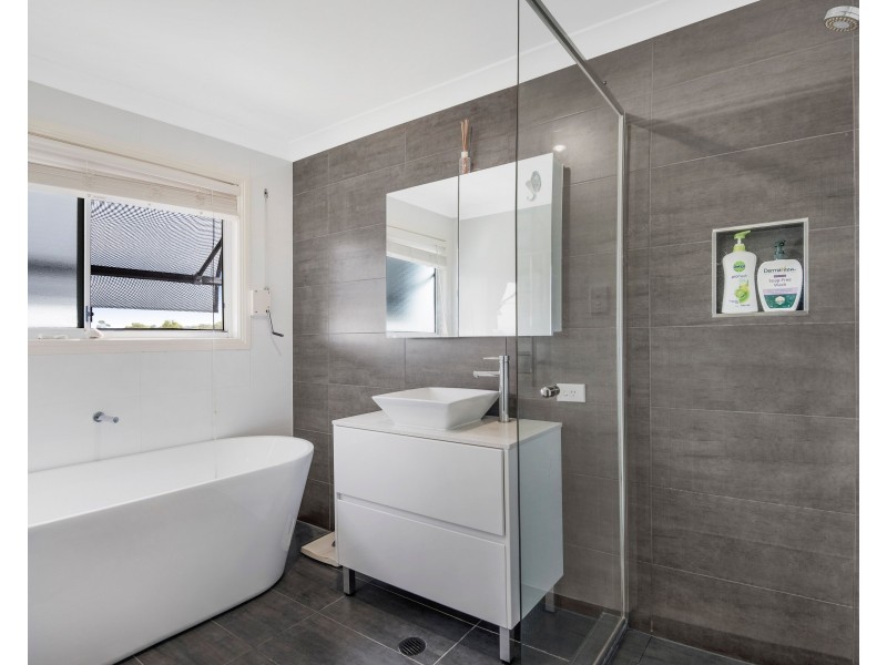 22 Tropicana Circuit, Burleigh Waters QLD 4220