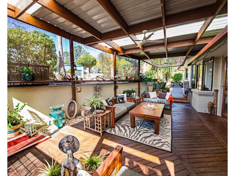 10 Heeterra Court, Elanora QLD 4221