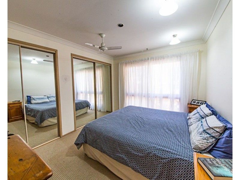 10 Heeterra Court, Elanora QLD 4221