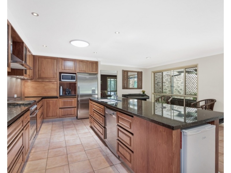 6 Breynia Court, Elanora QLD 4221