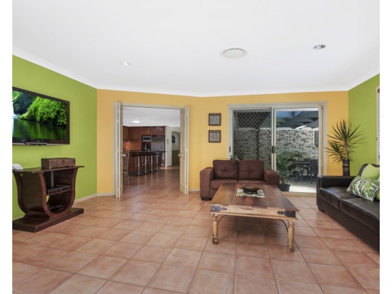 6 Breynia Court, Elanora QLD 4221