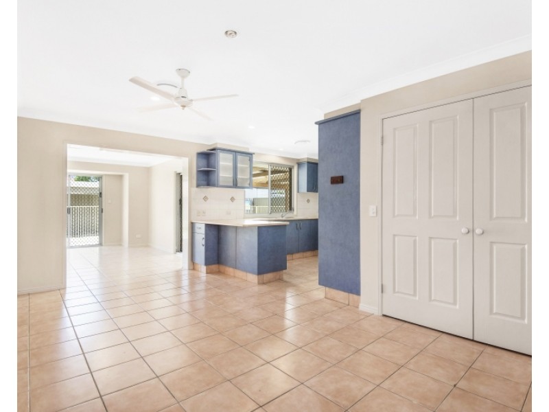 15 Holbrook Way, Elanora QLD 4221