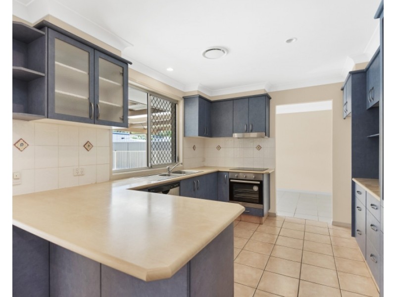 15 Holbrook Way, Elanora QLD 4221