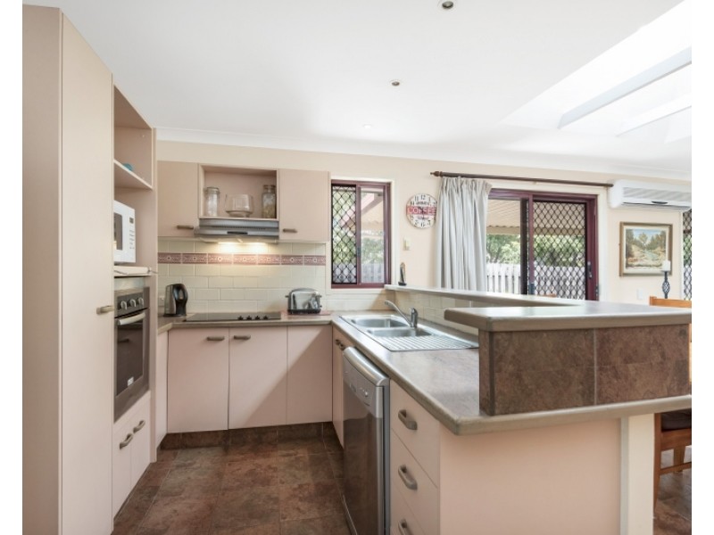 12 Oasis Crescent, Elanora QLD 4221