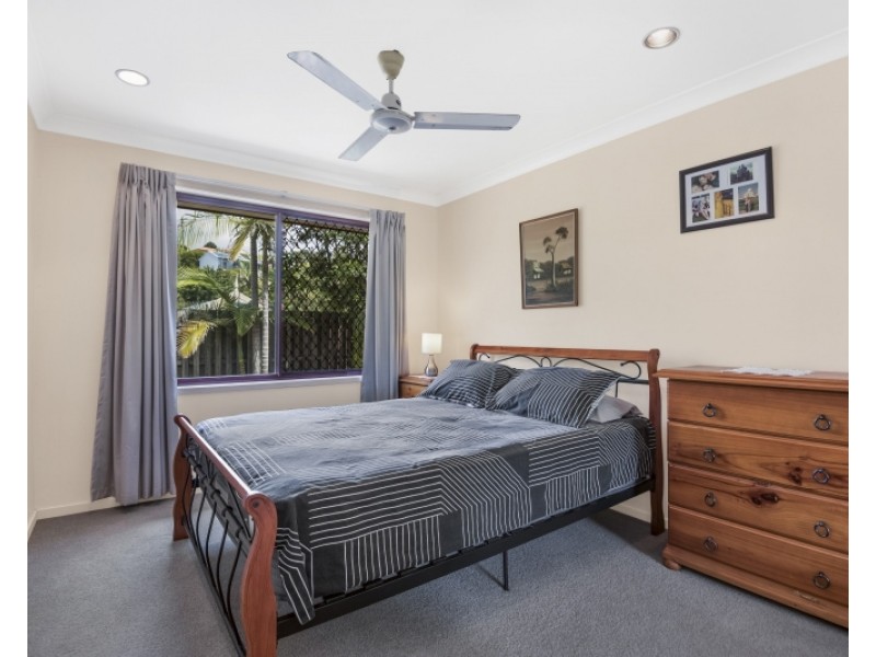 12 Oasis Crescent, Elanora QLD 4221
