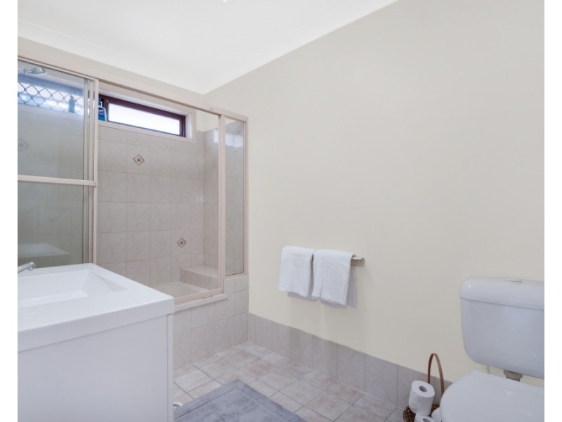 12 Oasis Crescent, Elanora QLD 4221