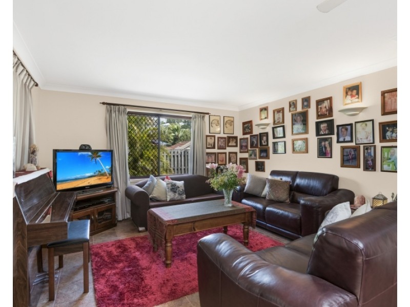 12 Oasis Crescent, Elanora QLD 4221