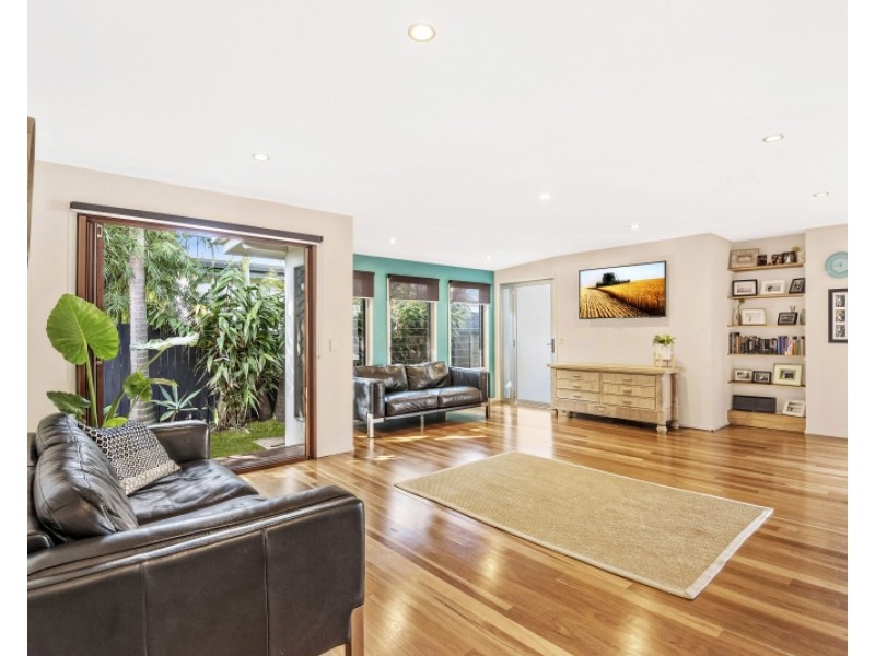 59 Manus Avenue, Palm Beach QLD 4221
