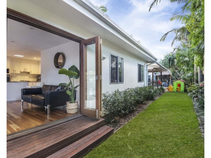 59 Manus Avenue, Palm Beach QLD 4221