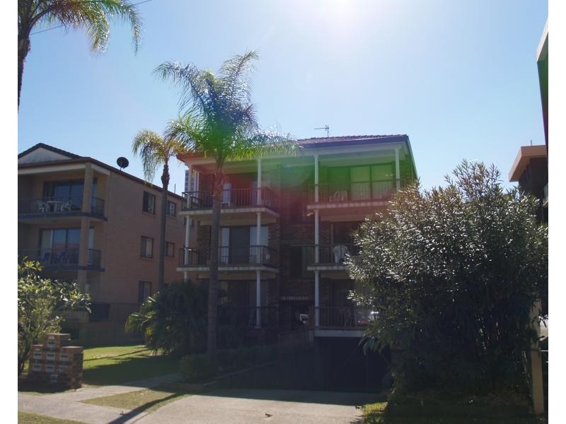 6/23 Armrick Avenue, Broadbeach QLD 4218