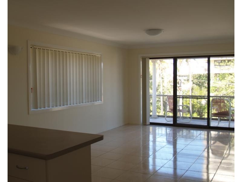 6/23 Armrick Avenue, Broadbeach QLD 4218