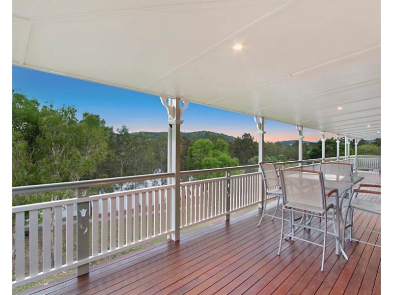 4 Nyoka Court, Elanora QLD 4221