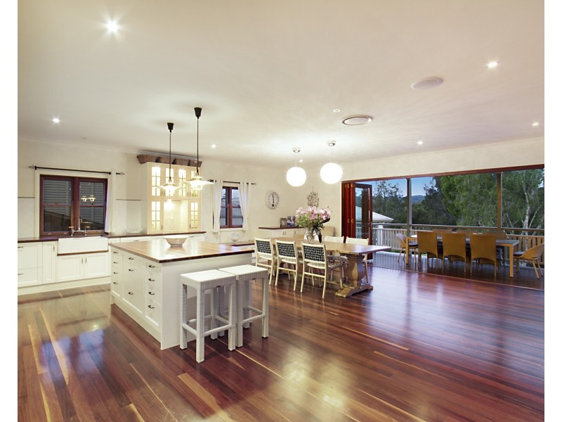 4 Nyoka Court, Elanora QLD 4221