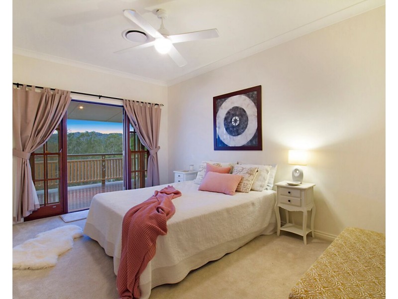 4 Nyoka Court, Elanora QLD 4221