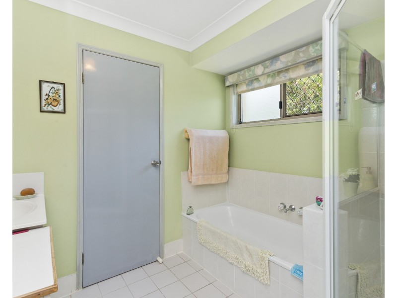 22 Kalmia Court, Elanora QLD 4221