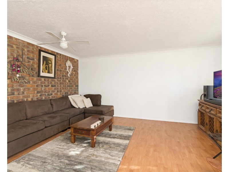 5/4 Rolan Court, Palm Beach QLD 4221