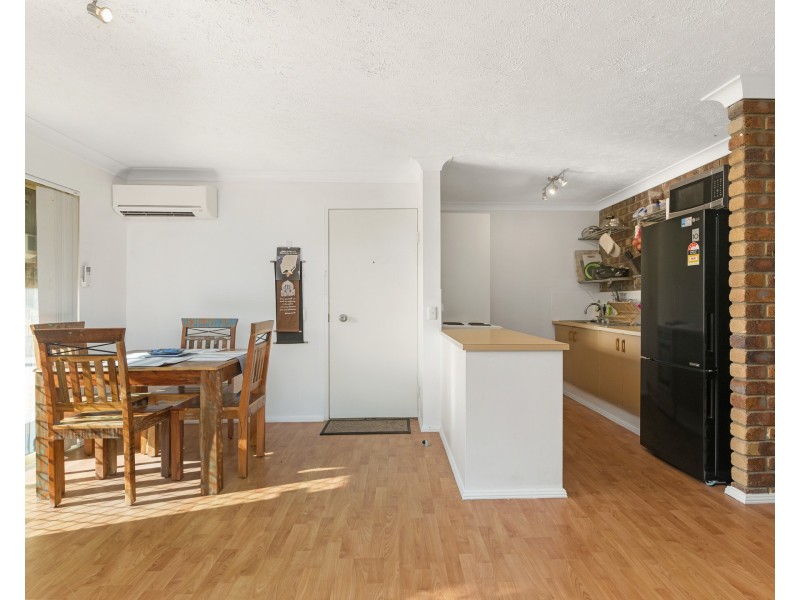5/4 Rolan Court, Palm Beach QLD 4221