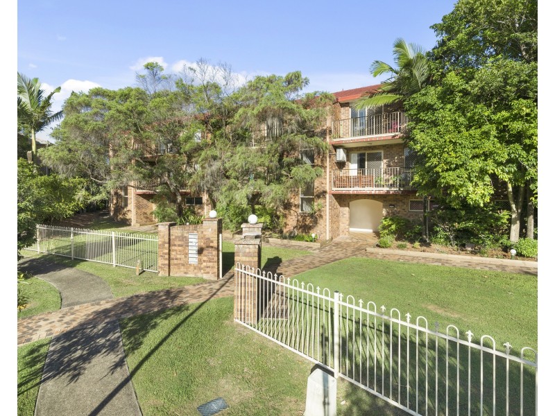 5/4 Rolan Court, Palm Beach QLD 4221