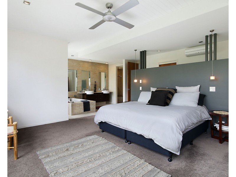 274 Simpsons Road, Currumbin Waters QLD 4223