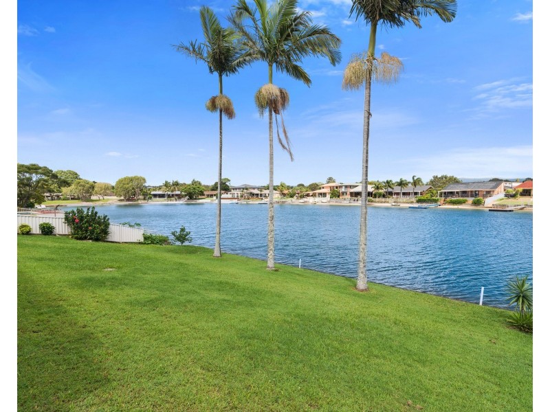 122 Melaleuca Drive, Palm Beach QLD 4221