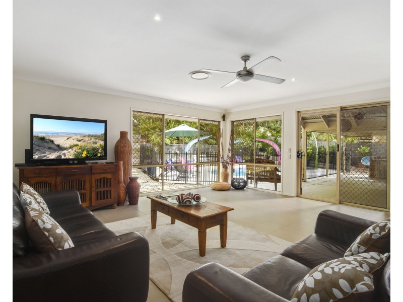 8 Breynia Court, Elanora QLD 4221