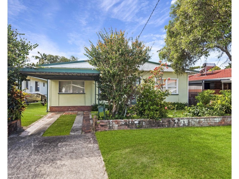 33 Fifth Avenue, Palm Beach QLD 4221