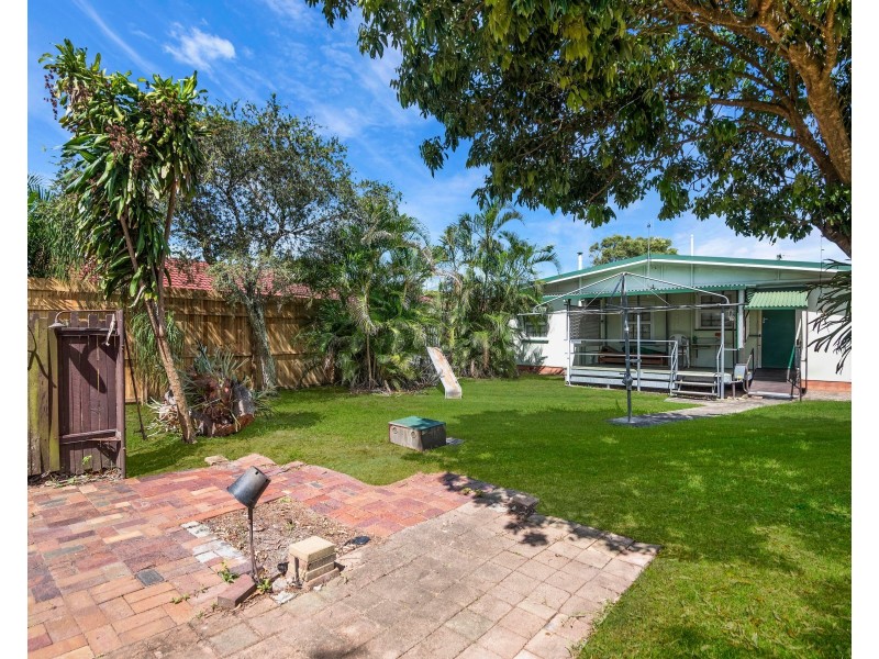 33 Fifth Avenue, Palm Beach QLD 4221