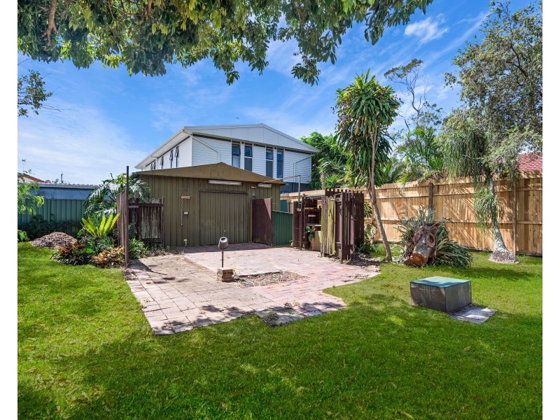 33 Fifth Avenue, Palm Beach QLD 4221