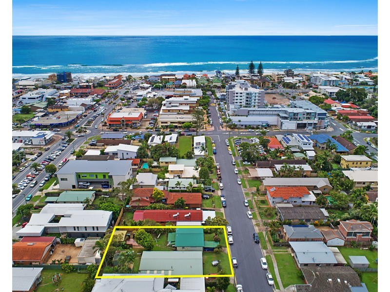 33 Fifth Avenue, Palm Beach QLD 4221