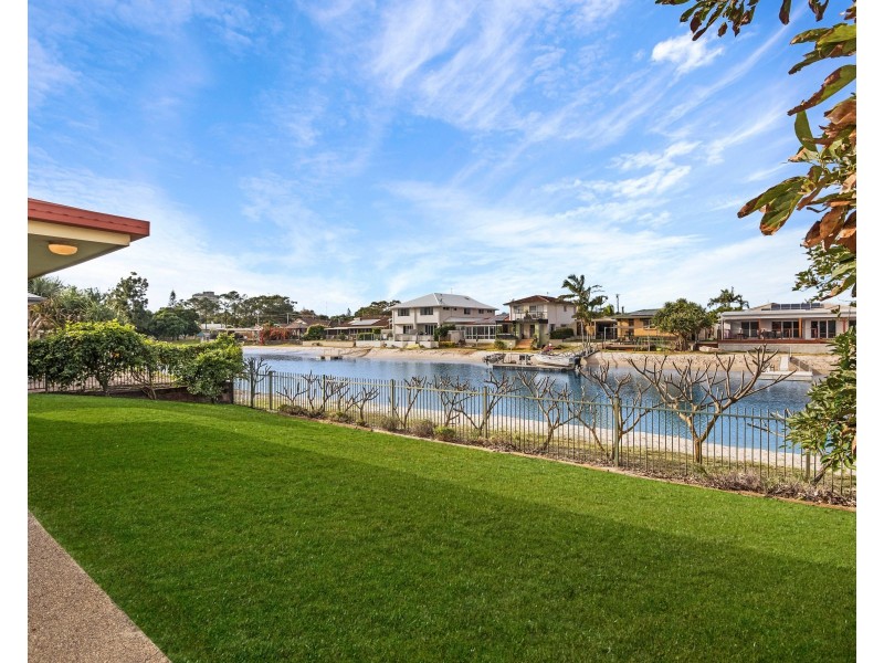 16 Marlin Court, Palm Beach QLD 4221