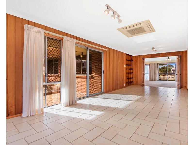 16 Marlin Court, Palm Beach QLD 4221