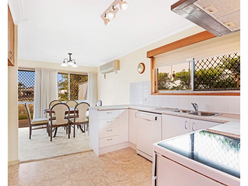 16 Marlin Court, Palm Beach QLD 4221