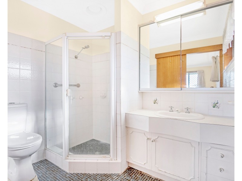 16 Marlin Court, Palm Beach QLD 4221