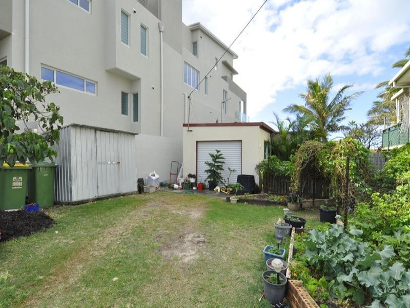 127 Jefferson Lane, Palm Beach QLD 4221
