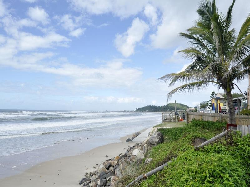 127 Jefferson Lane, Palm Beach QLD 4221