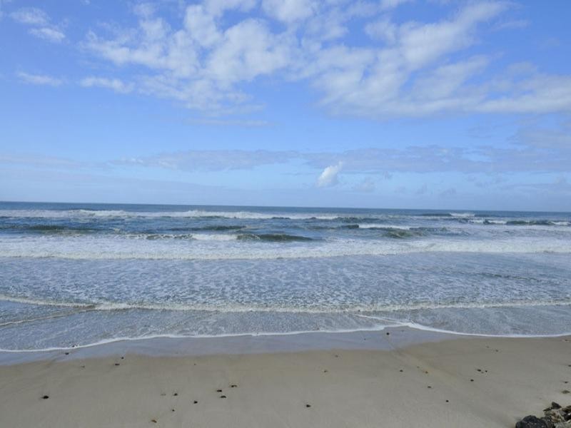 127 Jefferson Lane, Palm Beach QLD 4221