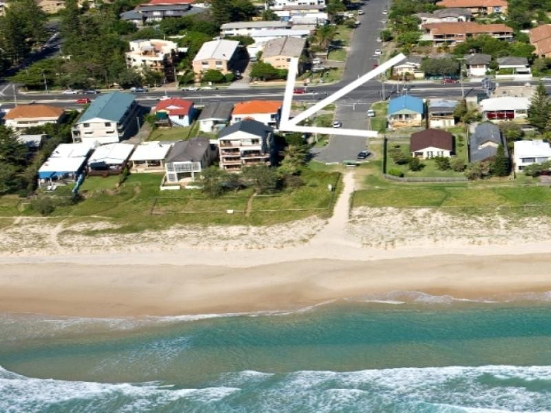 418 The Esplanade, Palm Beach QLD 4221