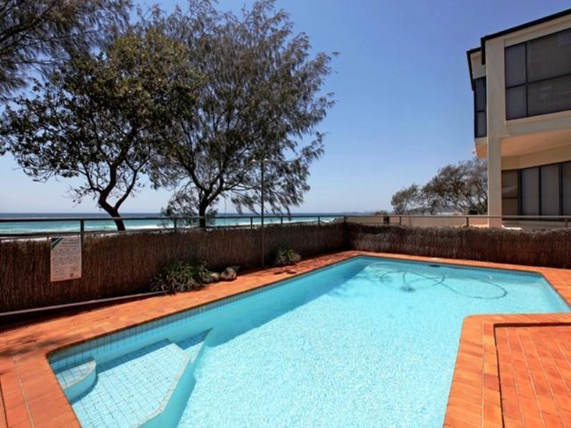 418 The Esplanade, Palm Beach QLD 4221