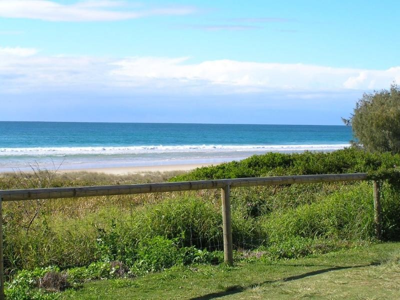 2/2c Twenty Seventh Avenue, Palm Beach QLD 4221