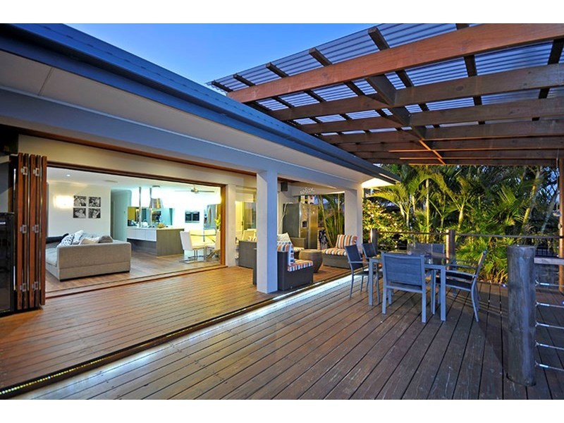 16 Dolphin Court, Palm Beach QLD 4221