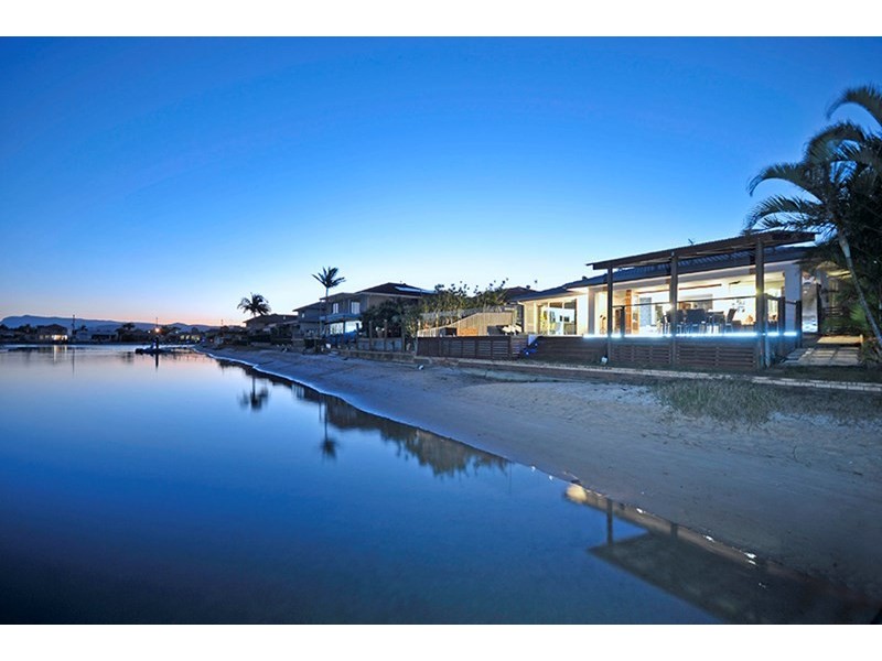 16 Dolphin Court, Palm Beach QLD 4221