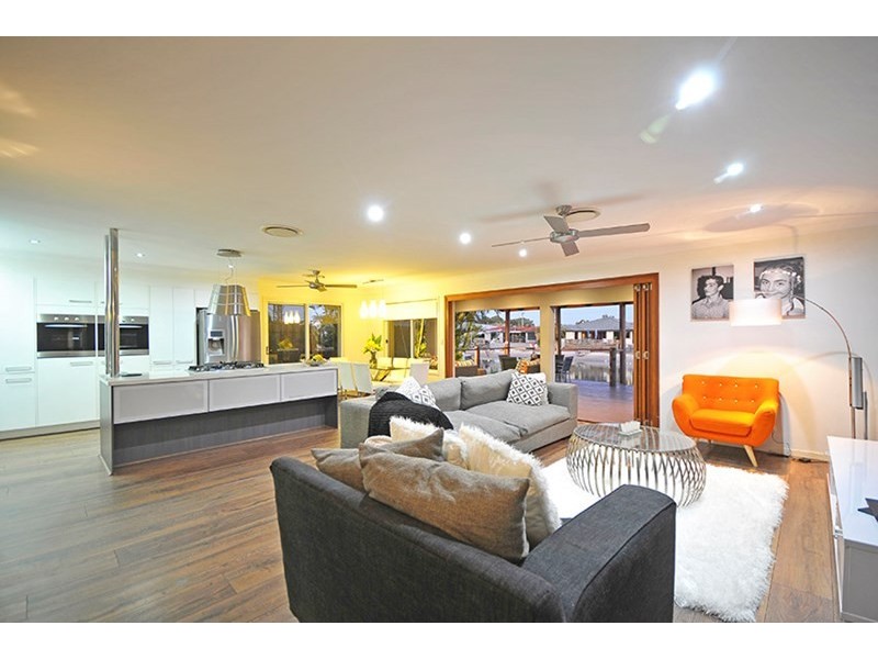 16 Dolphin Court, Palm Beach QLD 4221