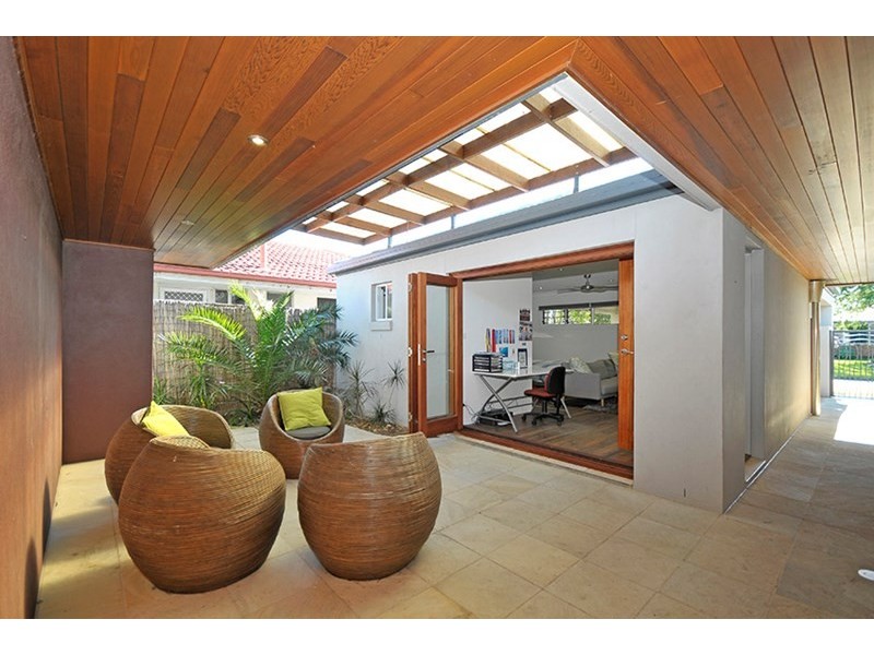 16 Dolphin Court, Palm Beach QLD 4221