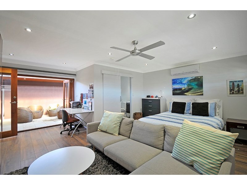 16 Dolphin Court, Palm Beach QLD 4221