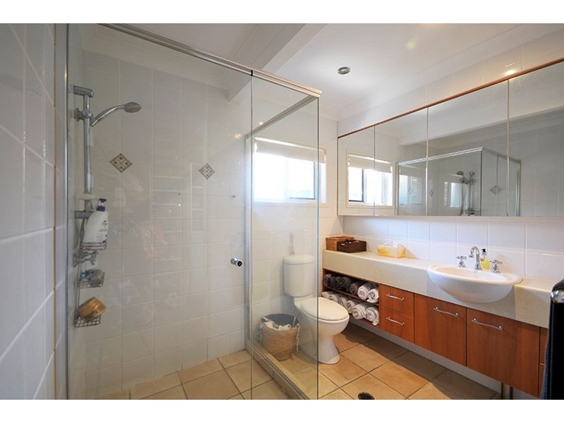 16 Dolphin Court, Palm Beach QLD 4221