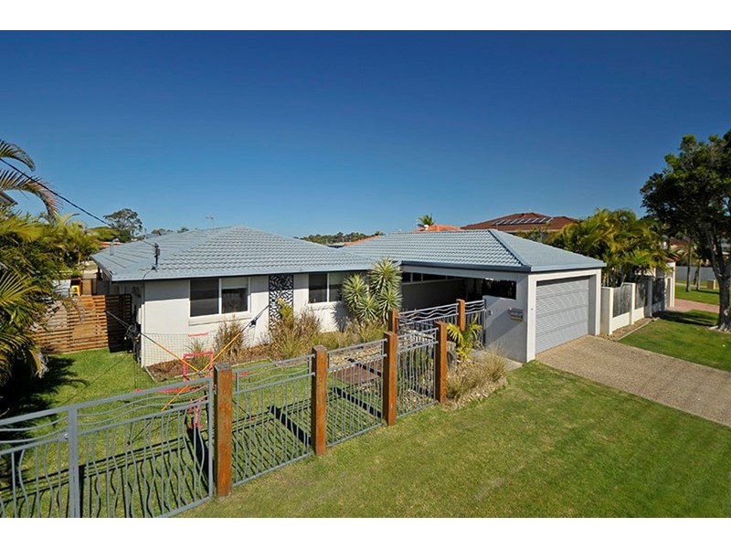 16 Dolphin Court, Palm Beach QLD 4221