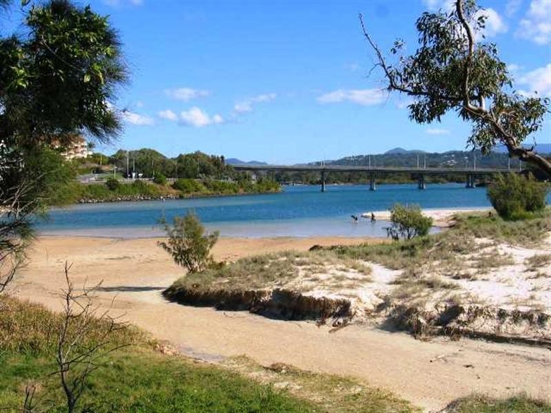 2/76 Leyte Avenue, Palm Beach QLD 4221