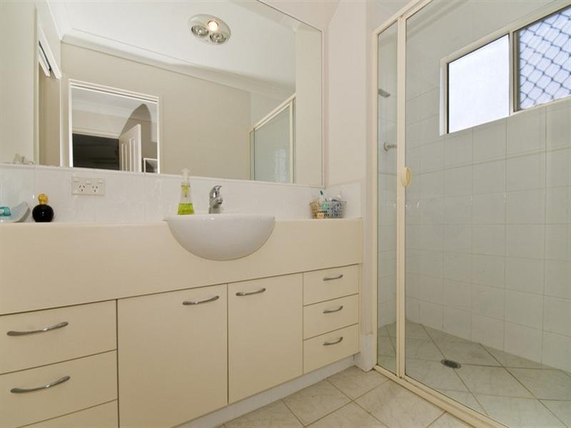 2/76 Leyte Avenue, Palm Beach QLD 4221