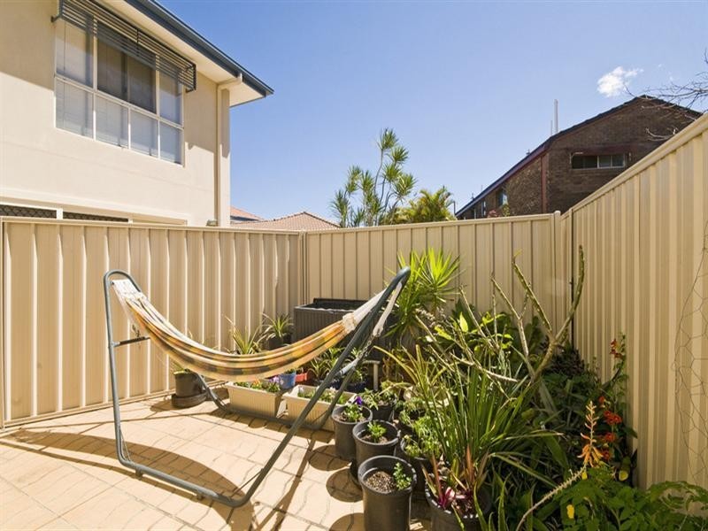 2/76 Leyte Avenue, Palm Beach QLD 4221